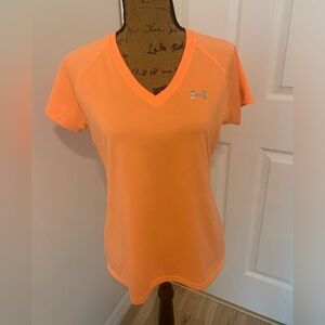 Under Armour heat hear tee. Great condition.